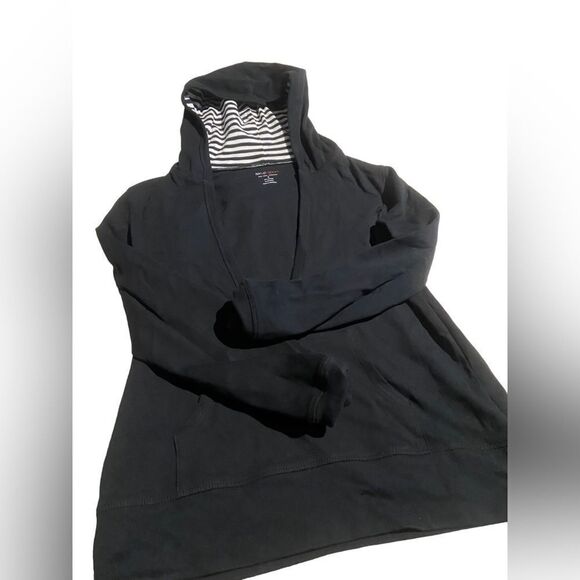 New York and Company Sport  size medium like new v necked hoodie excellent - Picture 1 of 1